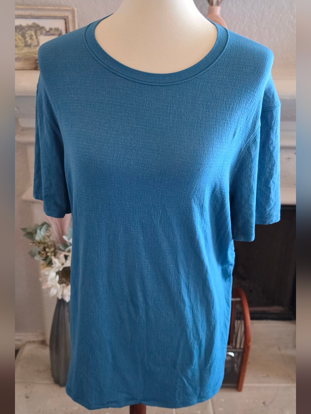 Lululemon Teal Blue Shirt Tee Top No Size Tags Fits Like a M/L Women Or Men??